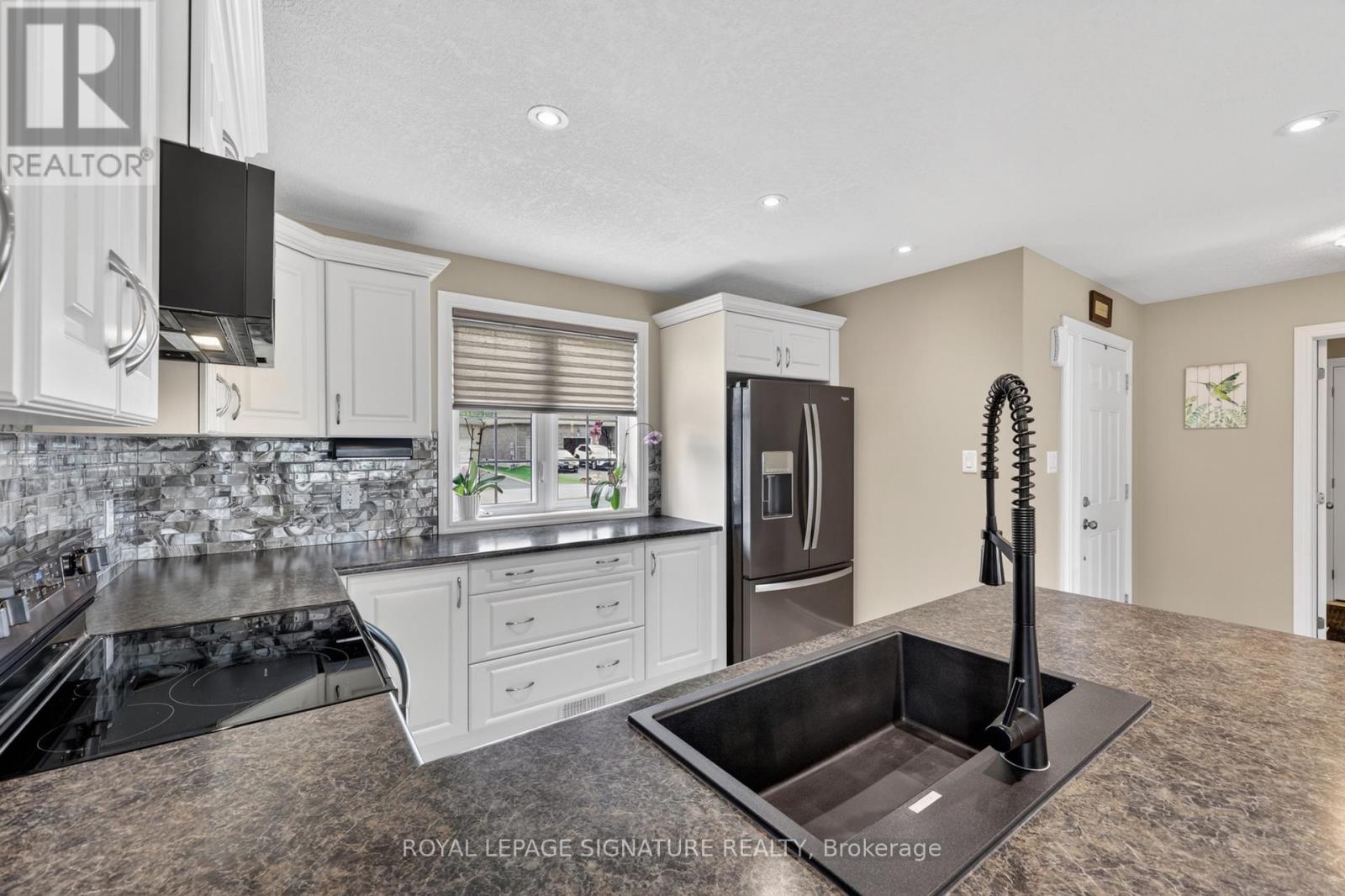 22 HUNTER AVENUE - Image 15