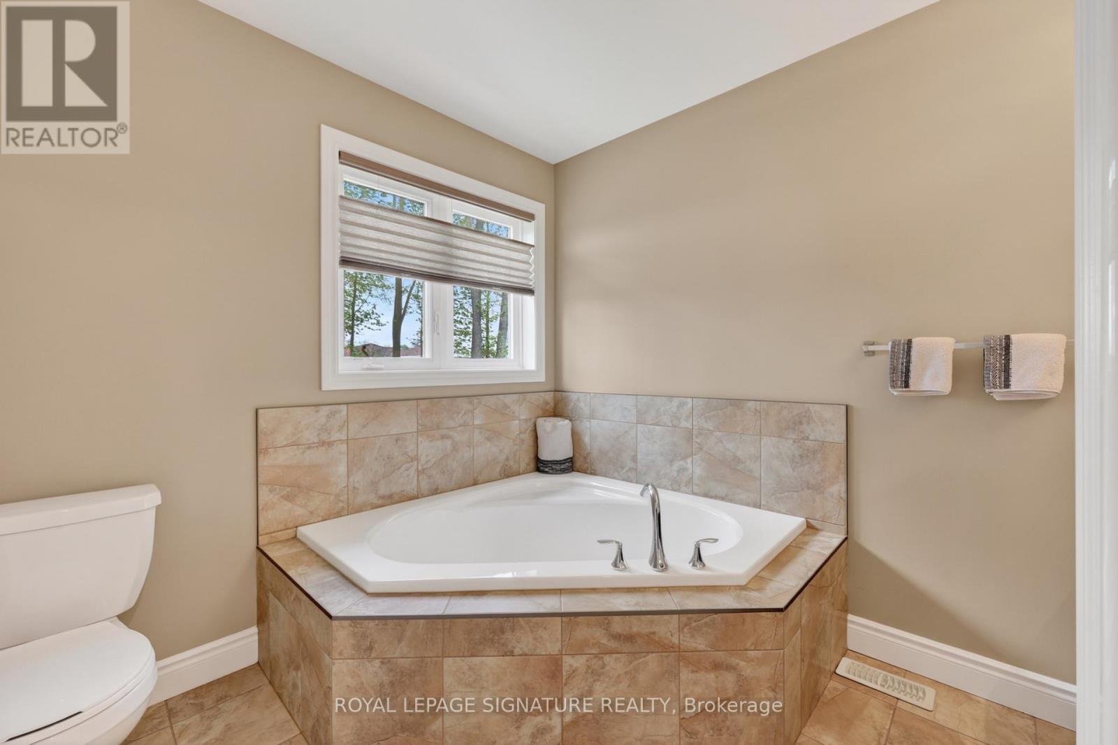 22 HUNTER AVENUE - 22
