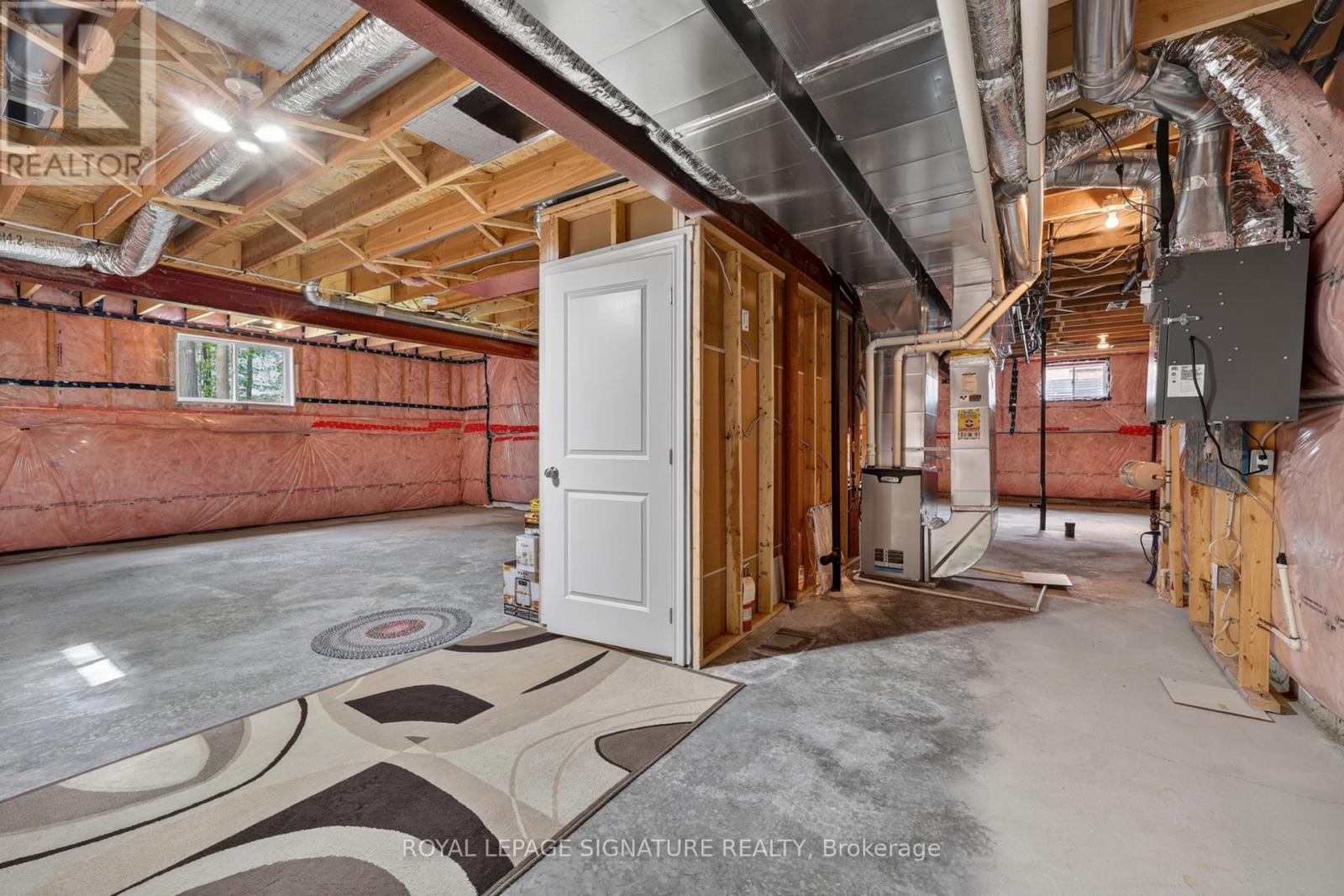 22 HUNTER AVENUE - Image 32