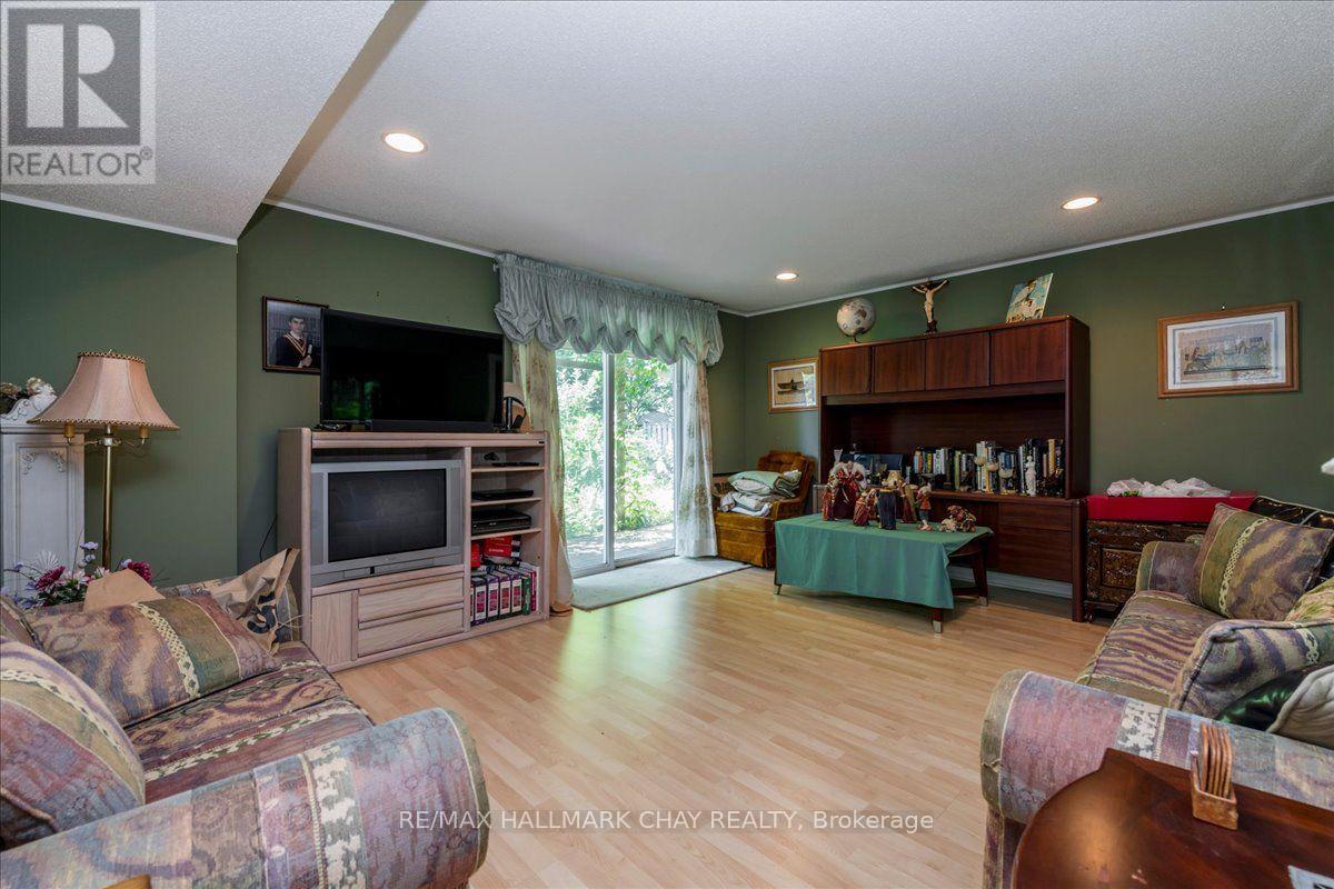 245 PRINGLE DRIVE - 19