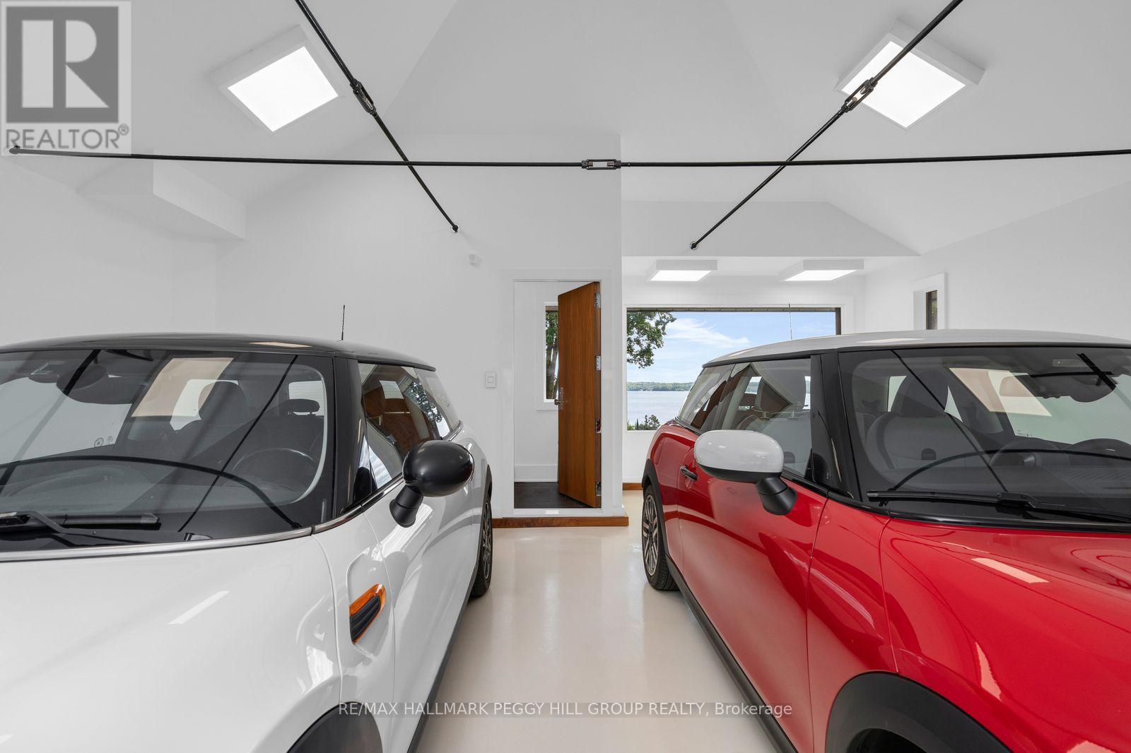 11 CRESTWOOD DRIVE - 23