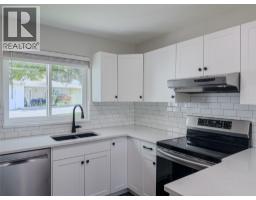 Living room - 2050 Qu'appelle Boulevard Unit# 26, Kamloops, BC V2E2R4 Photo 6