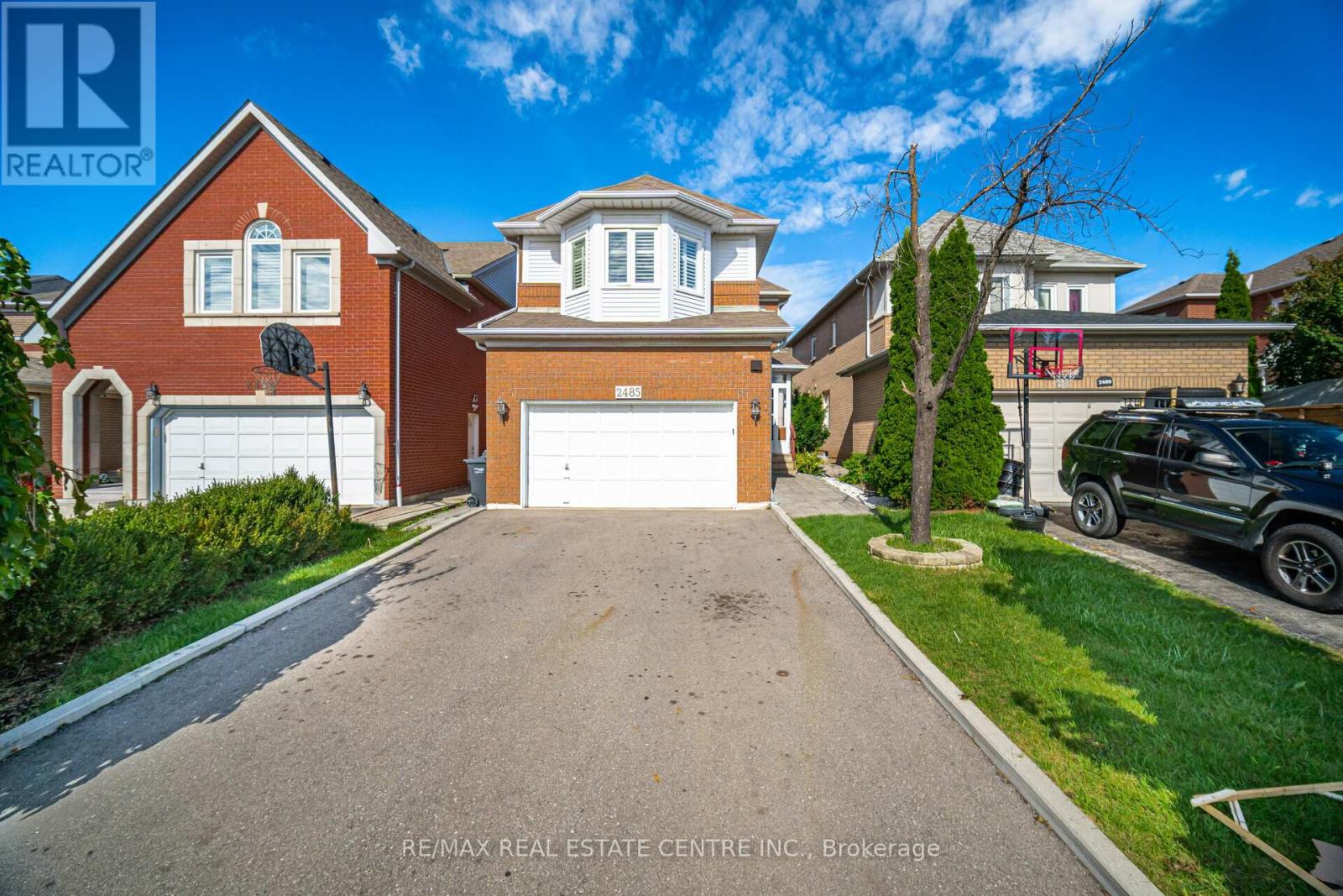 2485 STRATHMORE CRESCENT N - 1