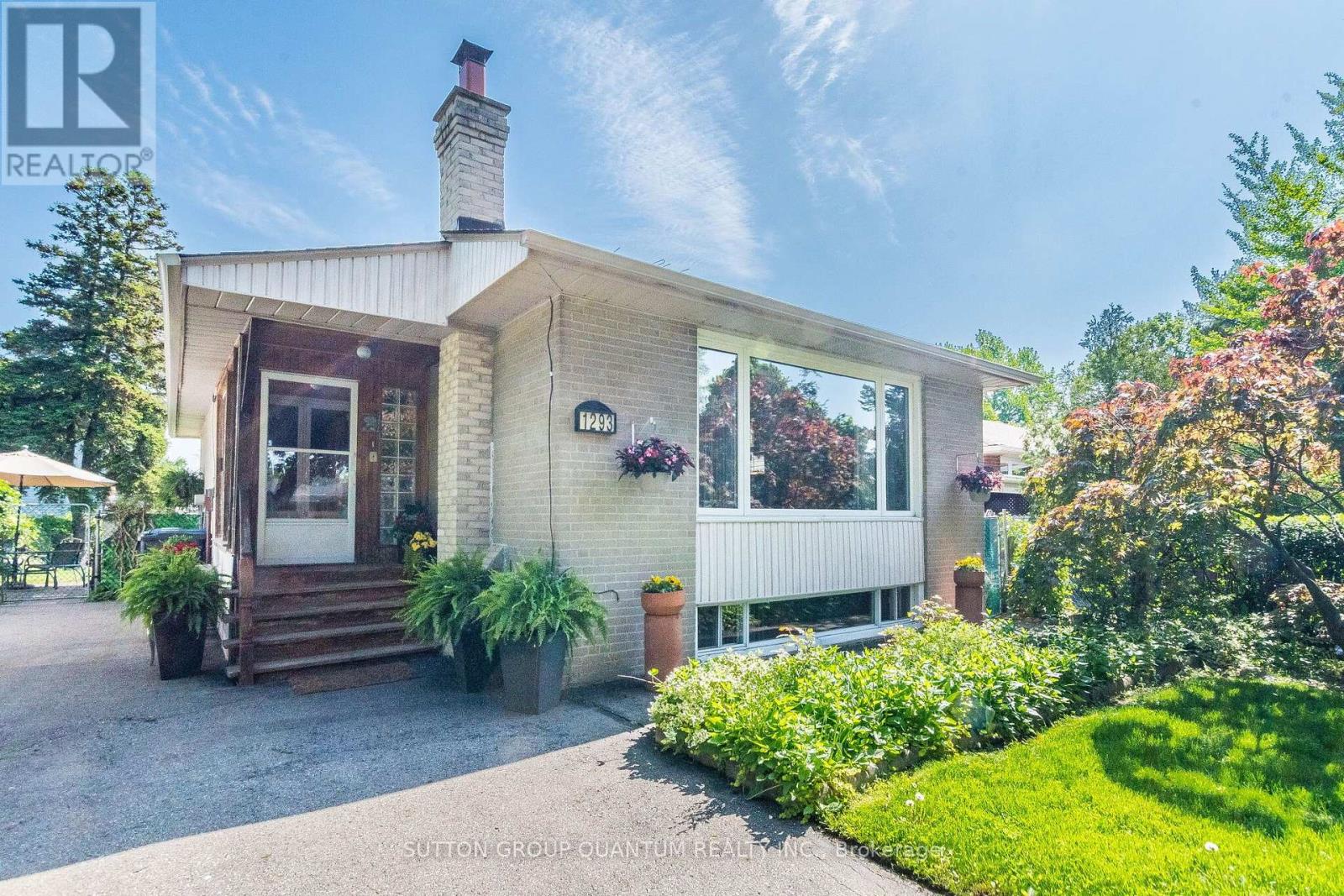 1293 DAIMLER ROAD - 3