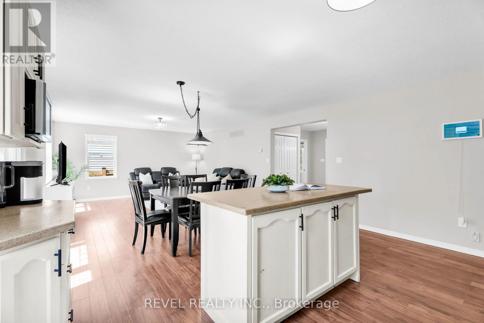 33 WILSON CRESCENT - Image 13