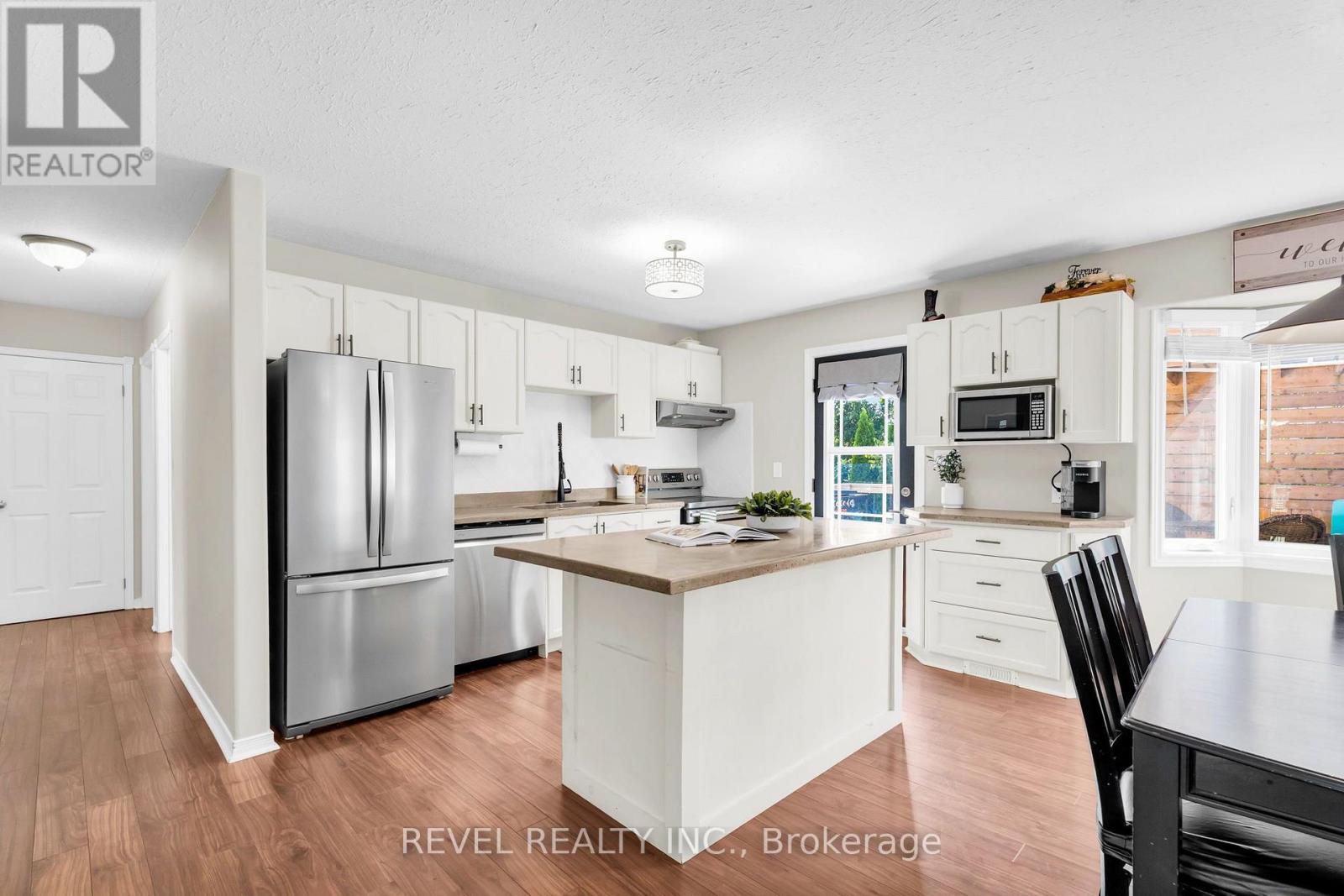 33 WILSON CRESCENT - Image 9
