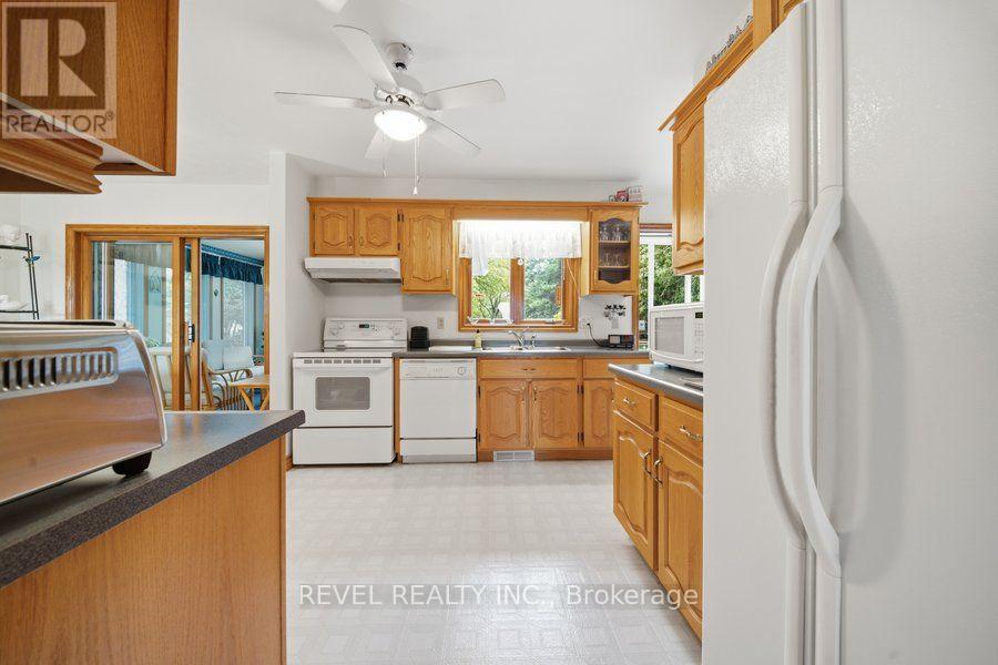 70 THIRTEENTH STREET W - Image 12