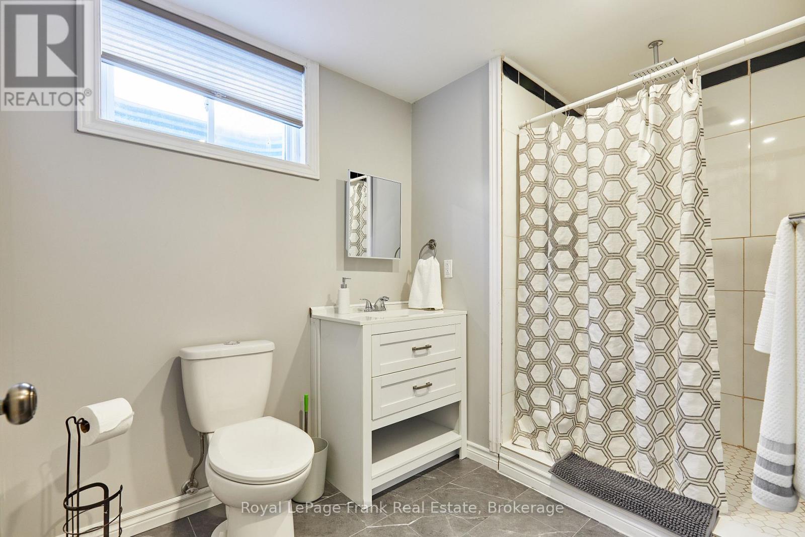 24 BEVERLY STREET - Image 23