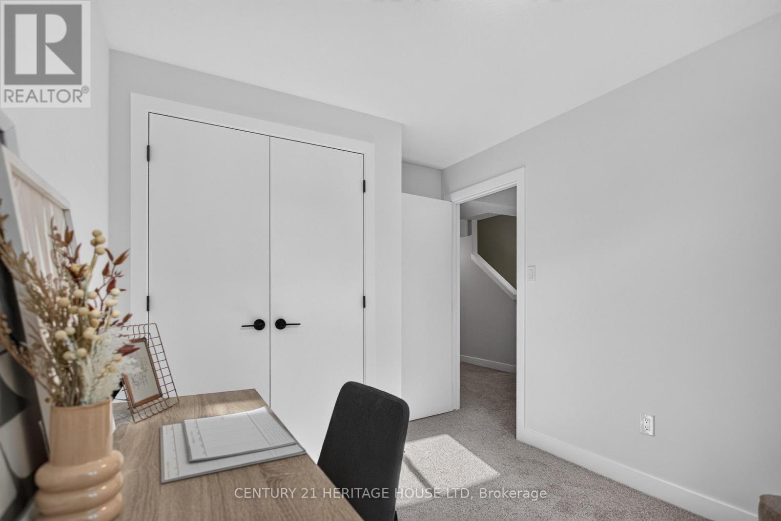 25 KILN LANE E - 40