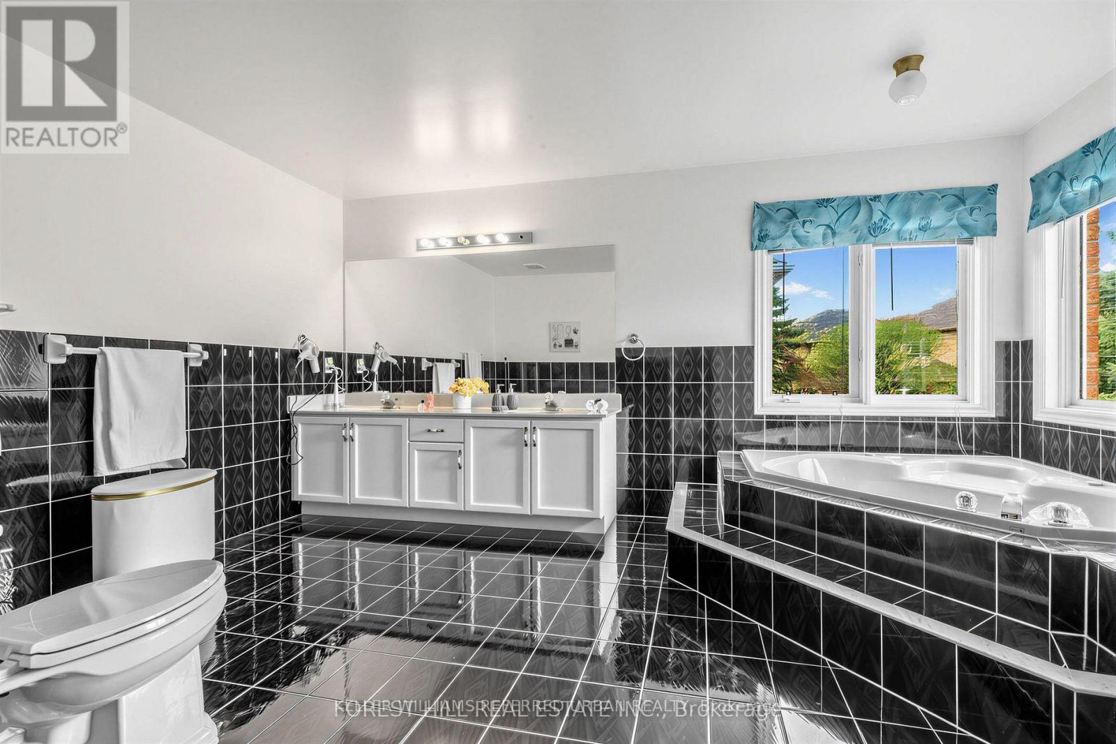 17 LADY LYNN CRESCENT - Image 35