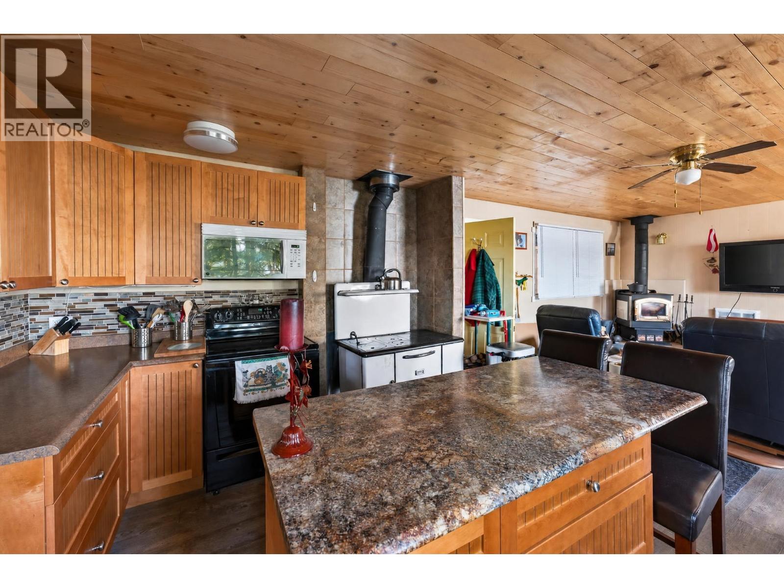52200 LLOYD DRIVE, Cluculz Lake