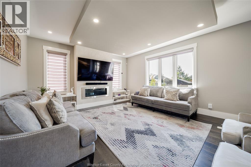 1140 REGENCY CRESCENT - 16
