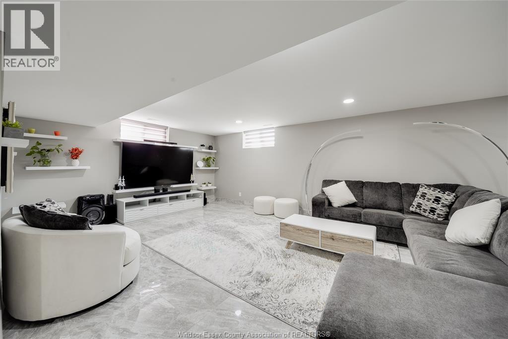 1140 REGENCY CRESCENT - Image 30