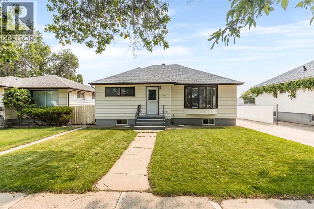 Property for sale at 109 4 Street SE
