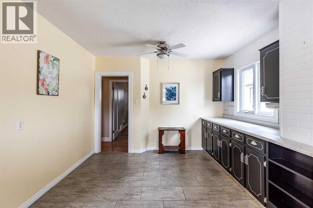 109 4 Street SE - Image 24