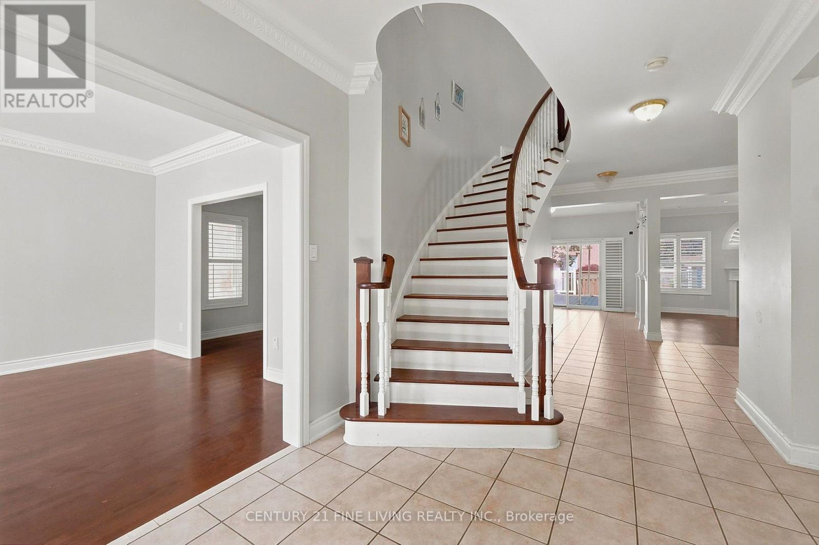 38 EIFFEL BOULEVARD - 5