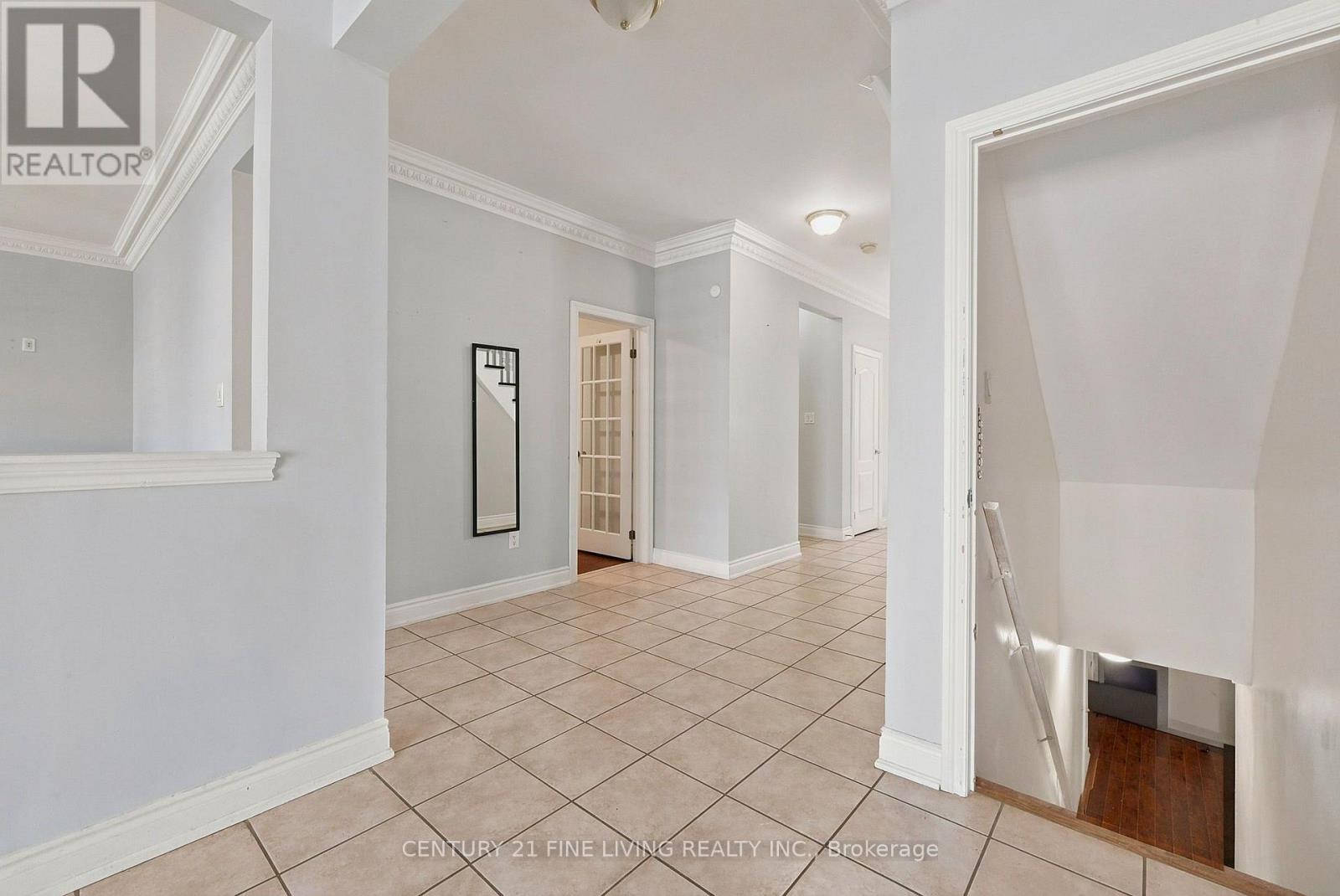 38 EIFFEL BOULEVARD - 27