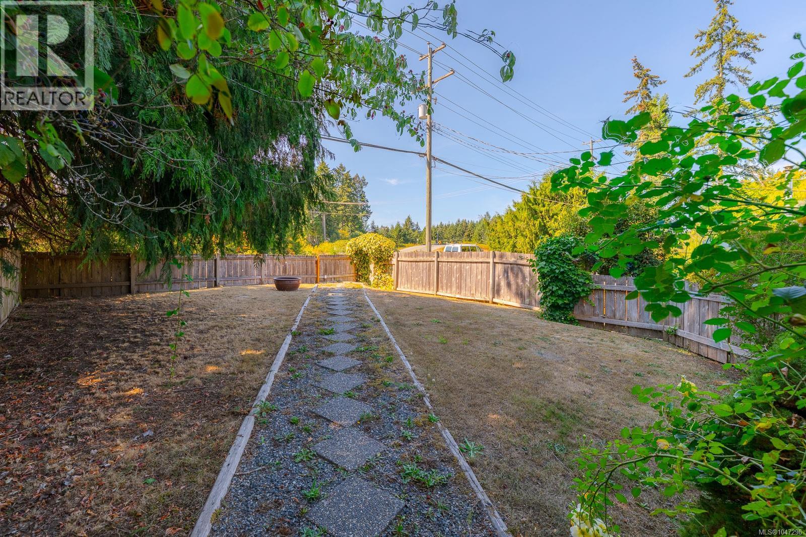 1574 MacMillan Rd - 64