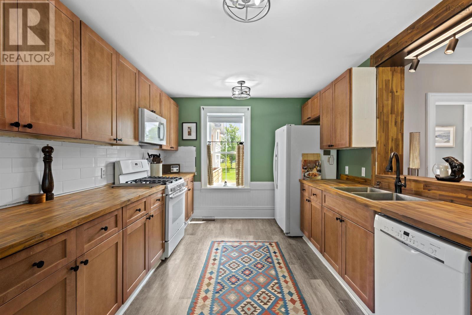 Property 26 of 50 of 32 Washington Street