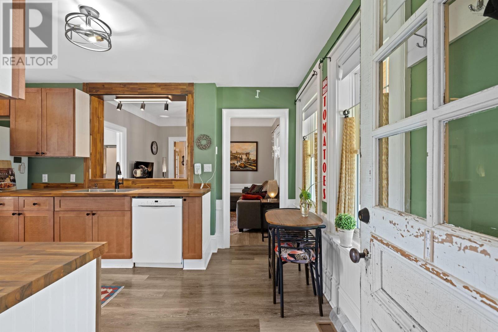 Property 27 of 50 of 32 Washington Street
