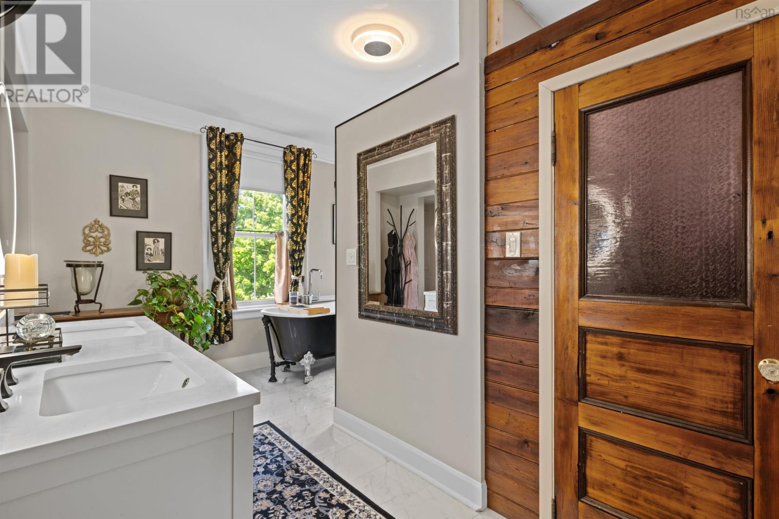 Property 39 of 50 of 32 Washington Street