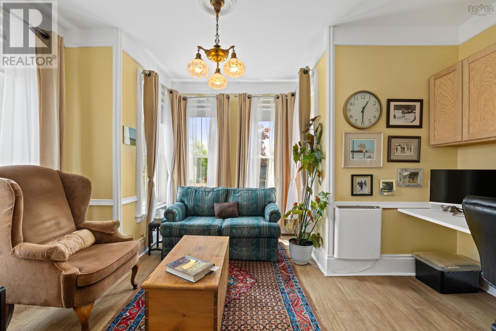 Property 33 of 50 of 32 Washington Street