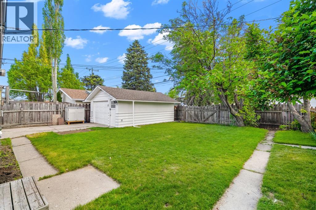 1207 40 Avenue NW - 32