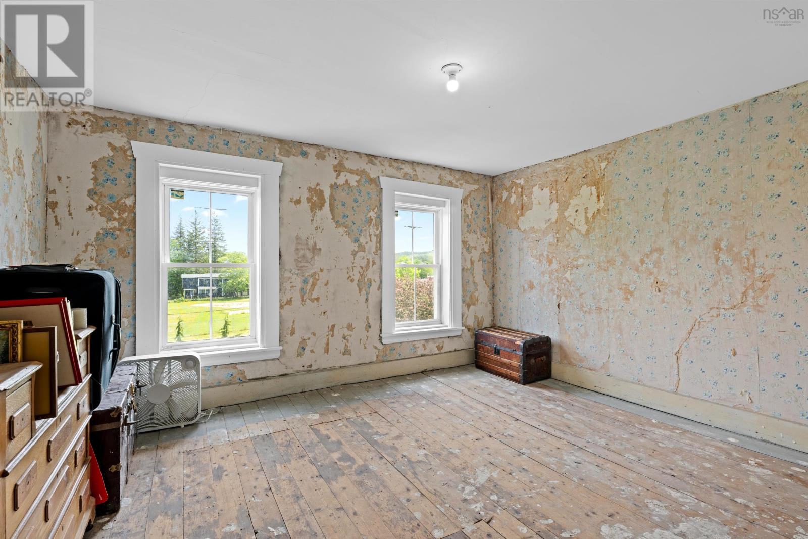 Property 44 of 50 of 32 Washington Street