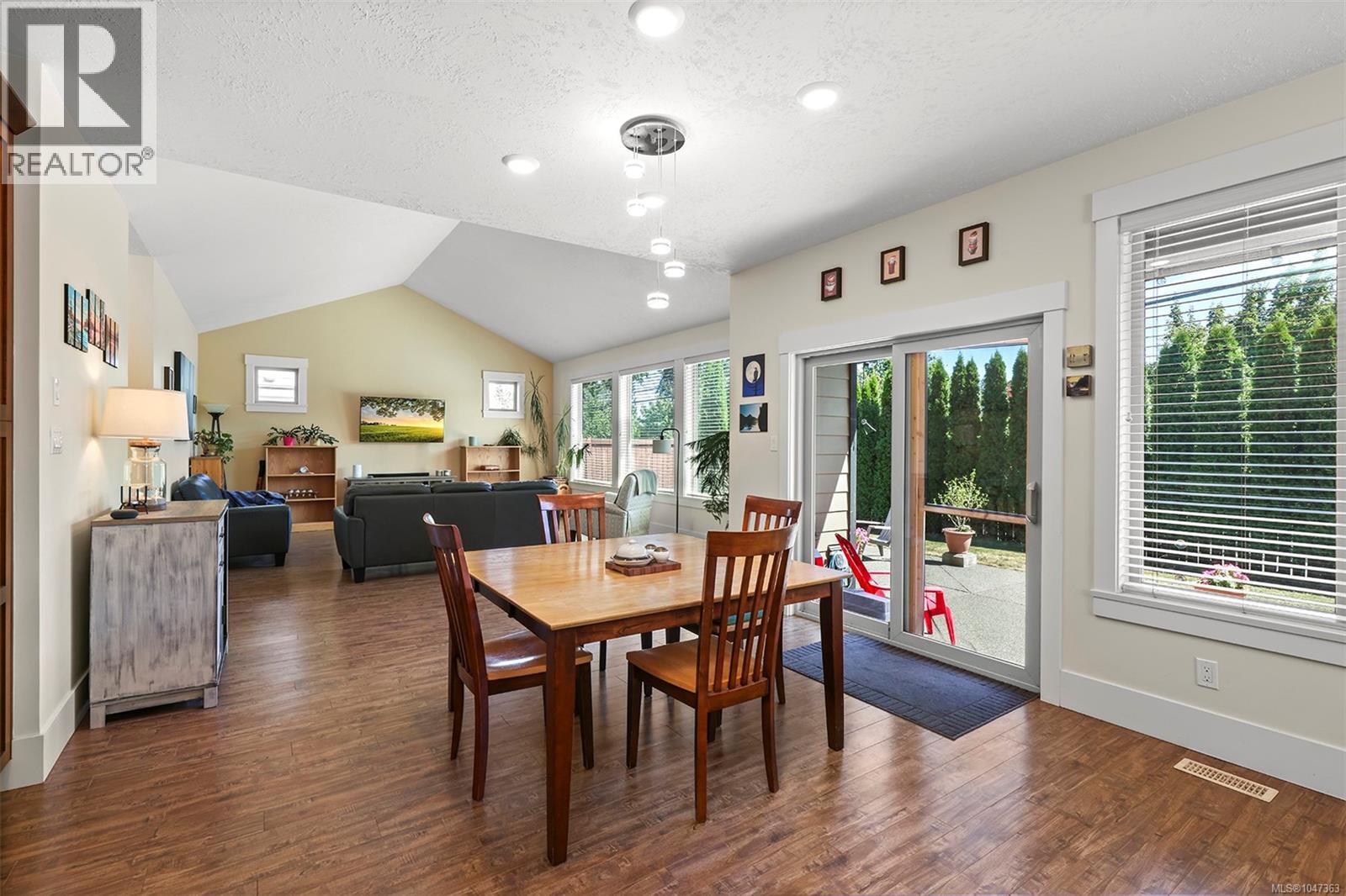 2967 Cascara Cres - Image 15