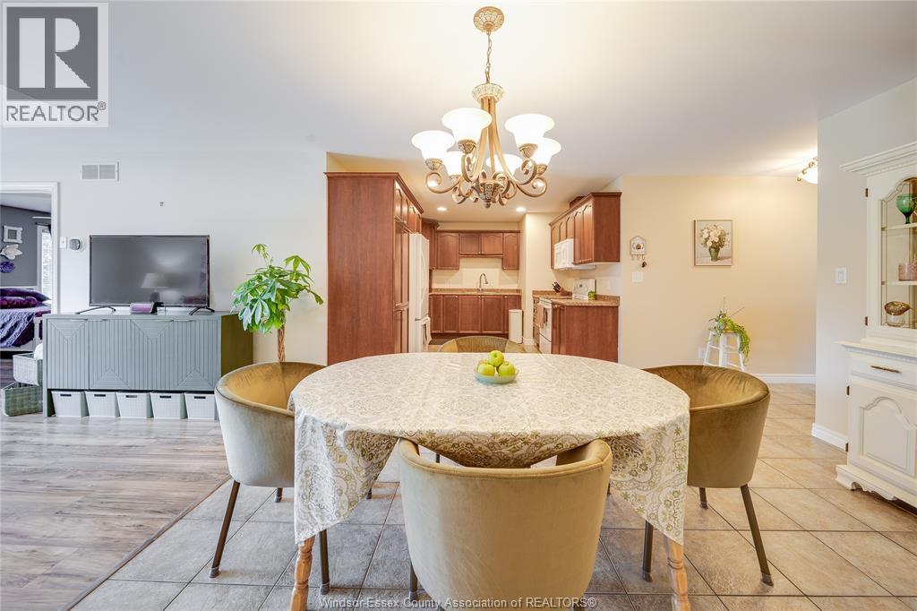 1971 LUXURY AVENUE - Image 11