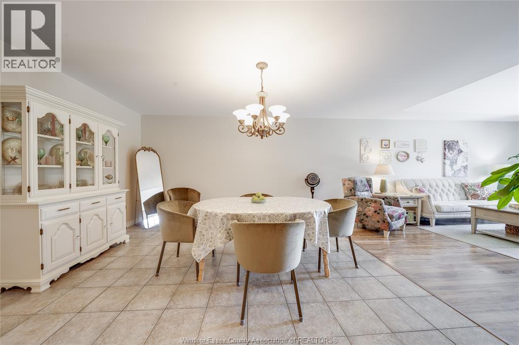 1971 LUXURY AVENUE - Image 13