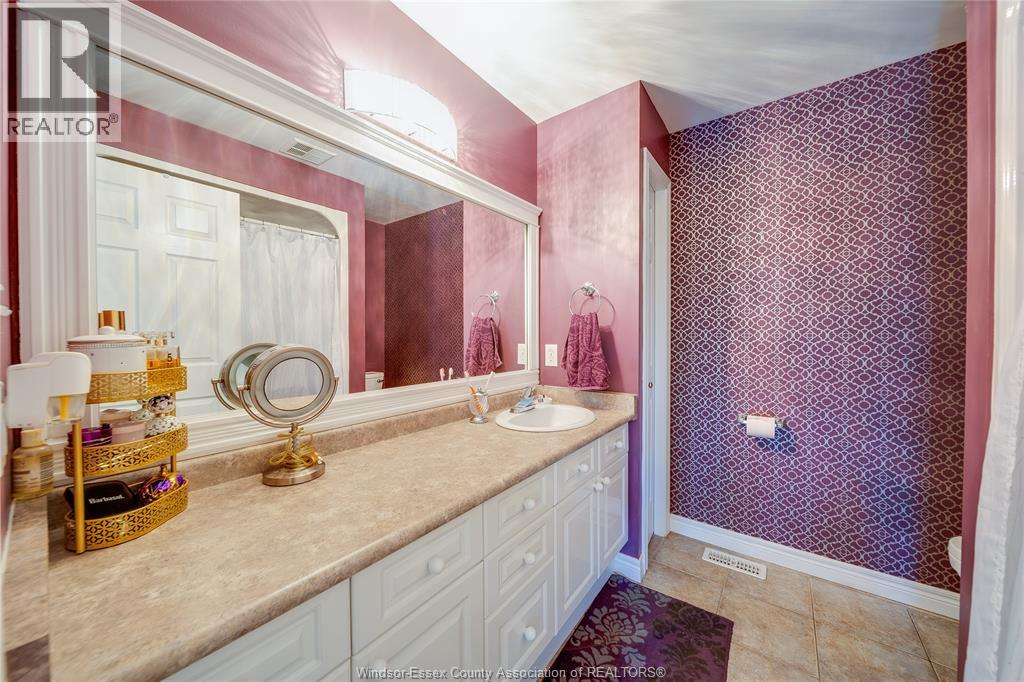1971 LUXURY AVENUE - Image 27