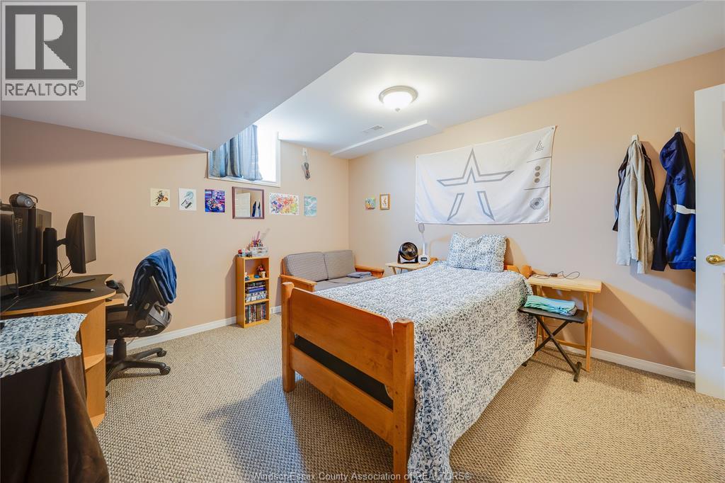 1971 LUXURY AVENUE - Image 30