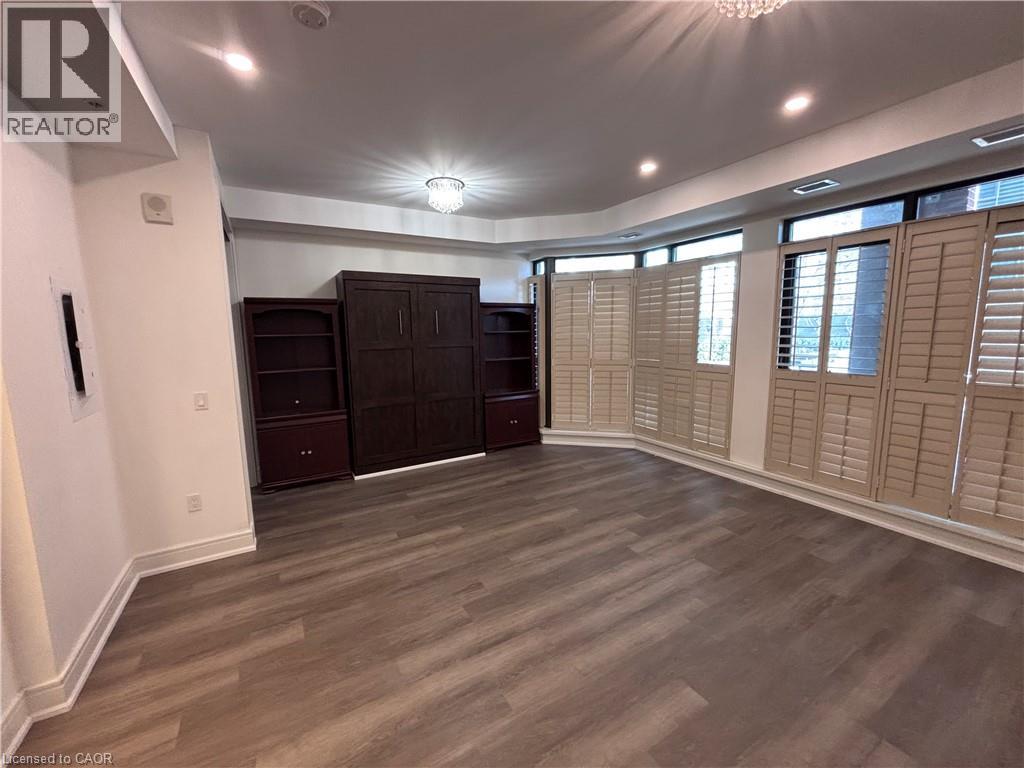 #410 112 KING Street E - 9