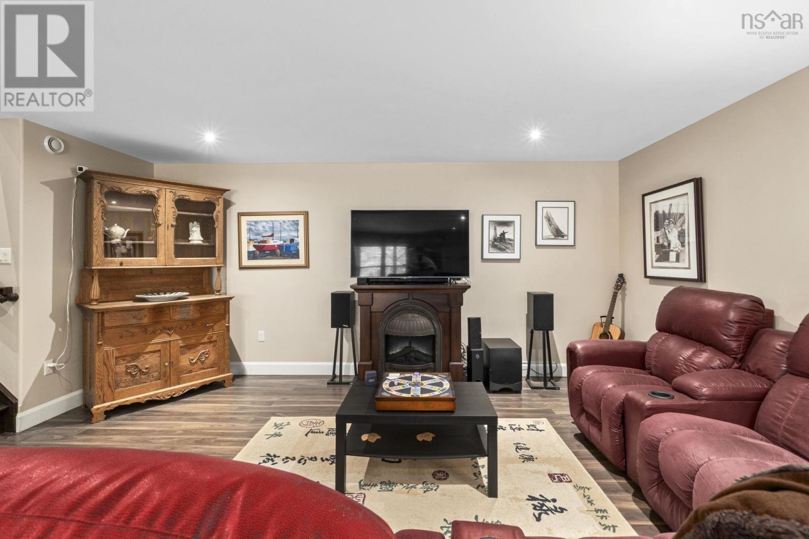 Property 30 of 50 of 614 Piggott Avenue