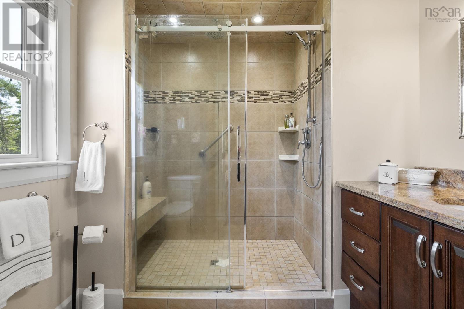 Property 20 of 50 of 614 Piggott Avenue