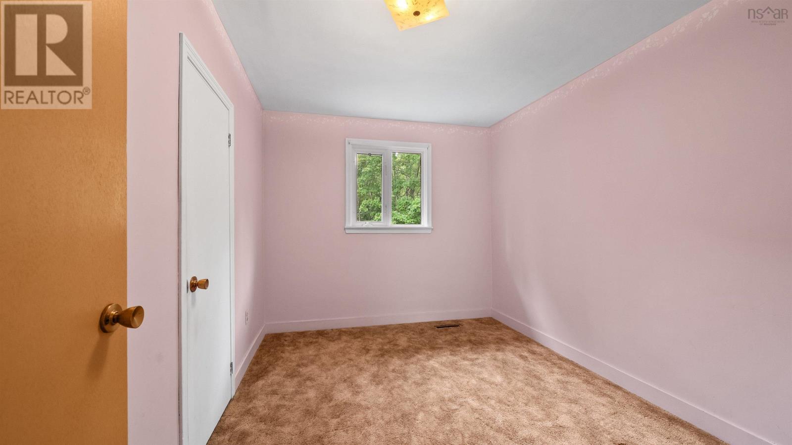 Property 28 of 45 of 17 Forward Avenue