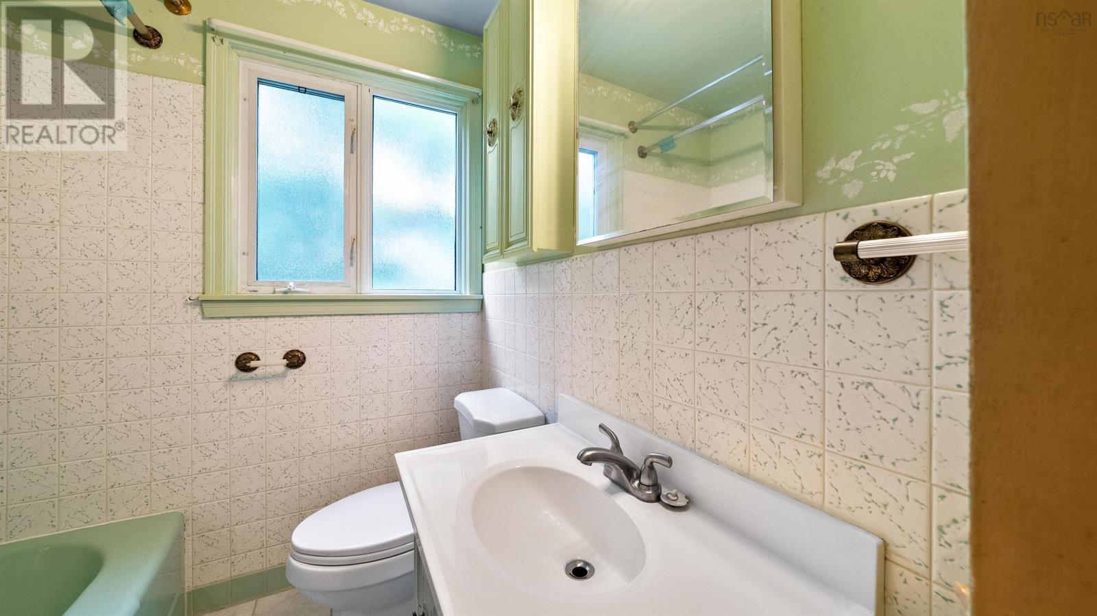 Property 32 of 45 of 17 Forward Avenue