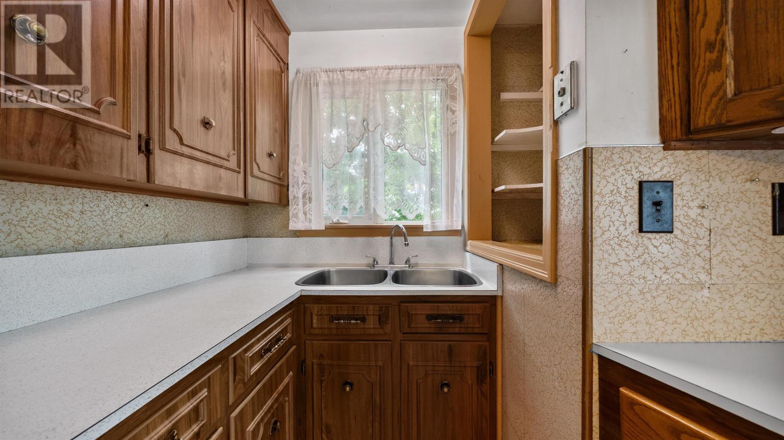 Property 20 of 45 of 17 Forward Avenue