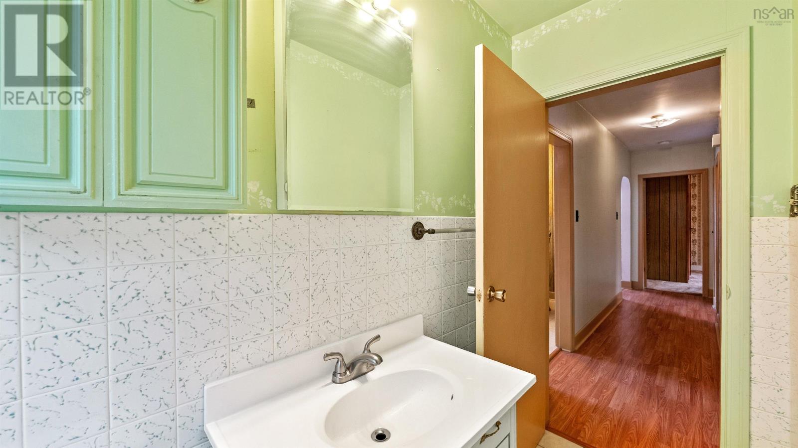 Property 34 of 45 of 17 Forward Avenue