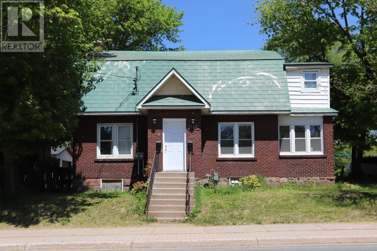 344 Wellington ST - 2
