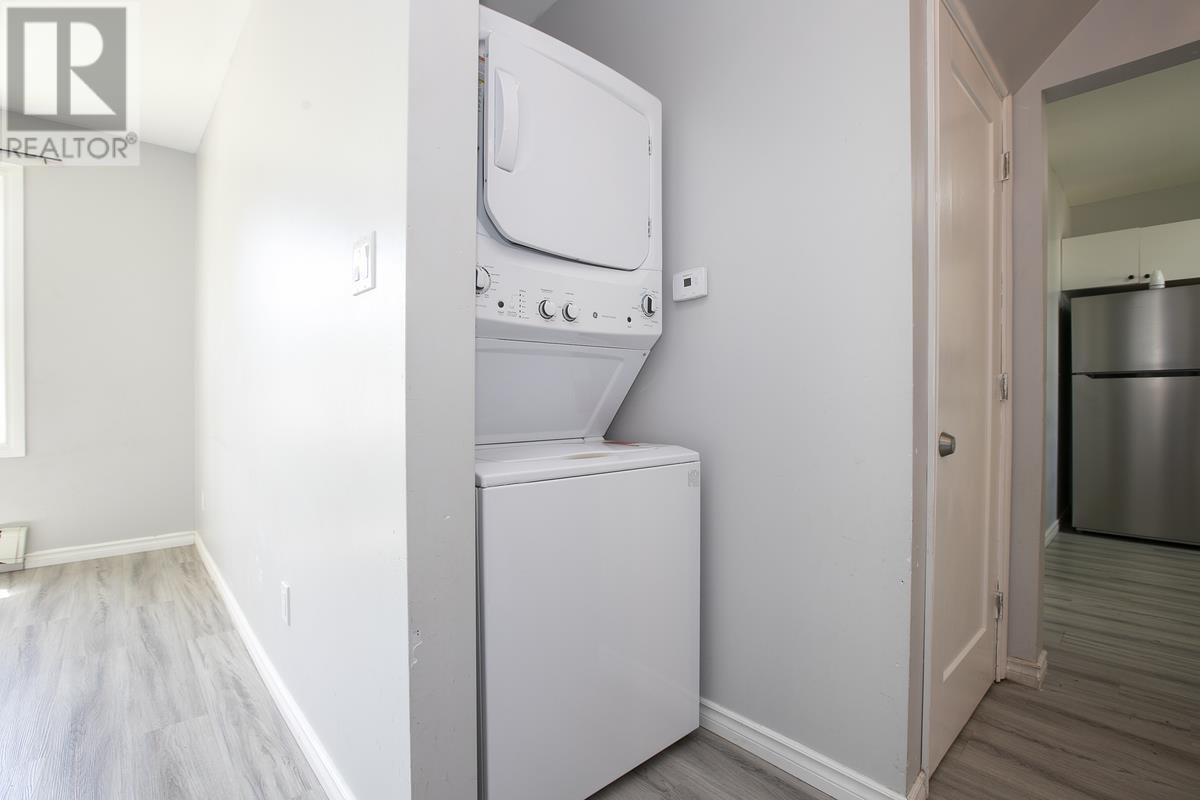 344 Wellington ST - 20
