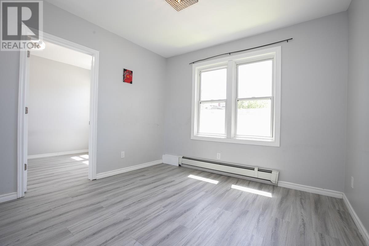 344 Wellington ST - 21