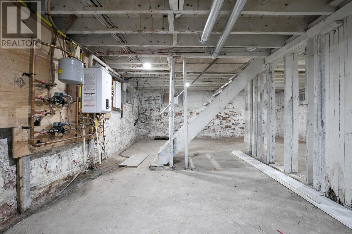 344 Wellington ST - 28