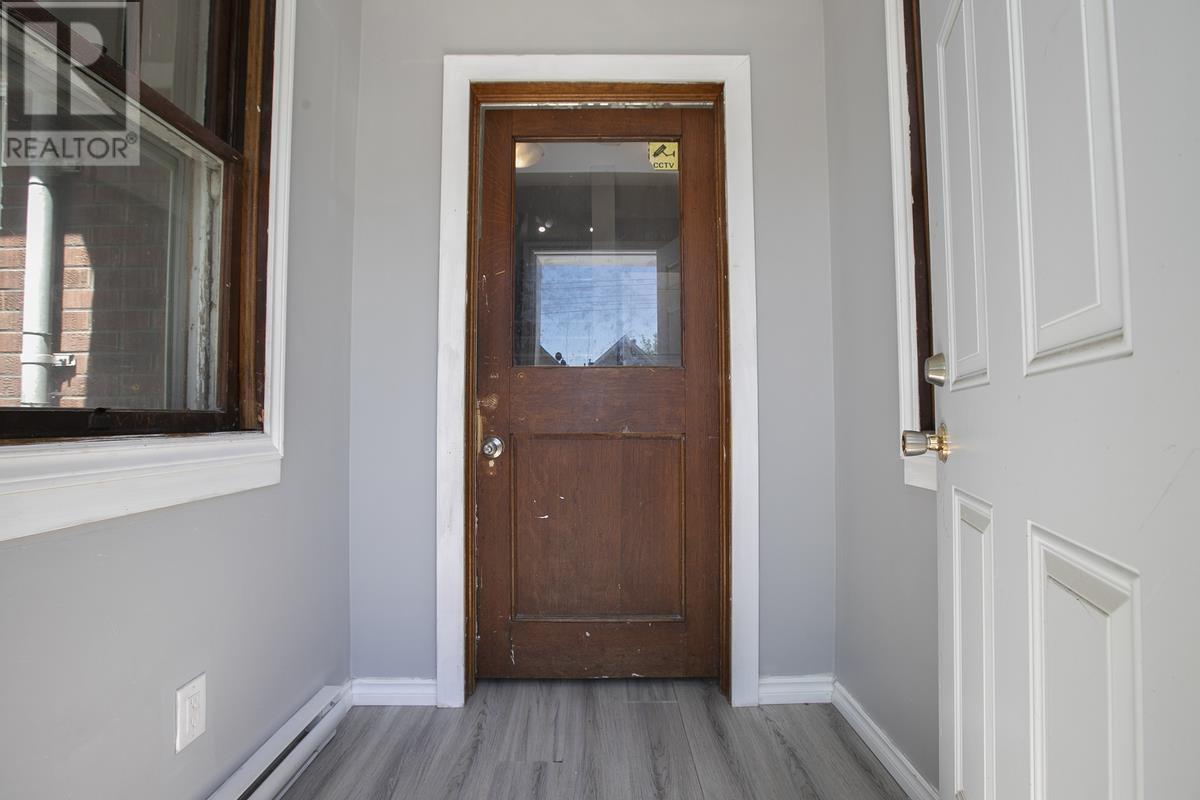 344 Wellington ST - Image 30