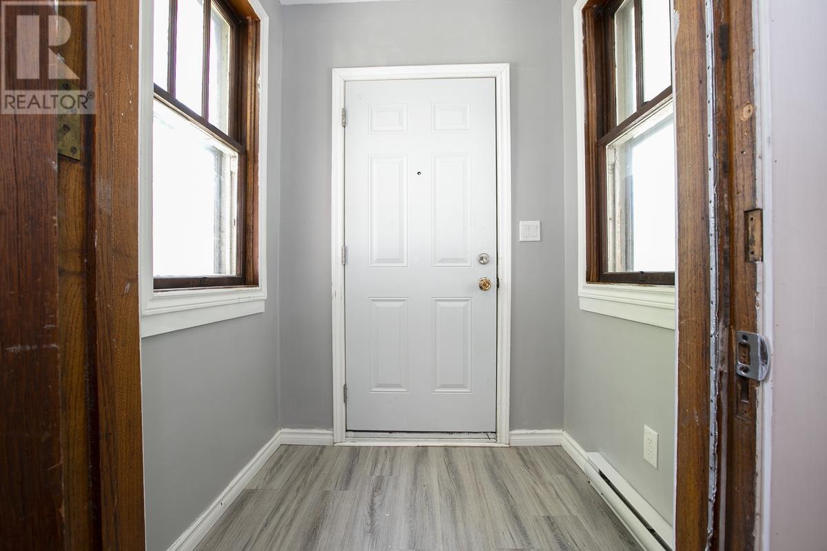 344 Wellington ST - 31