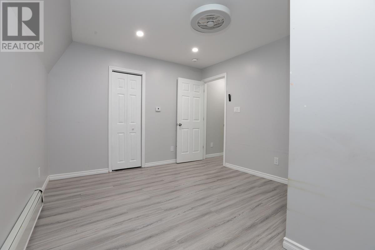344 Wellington ST - Image 45