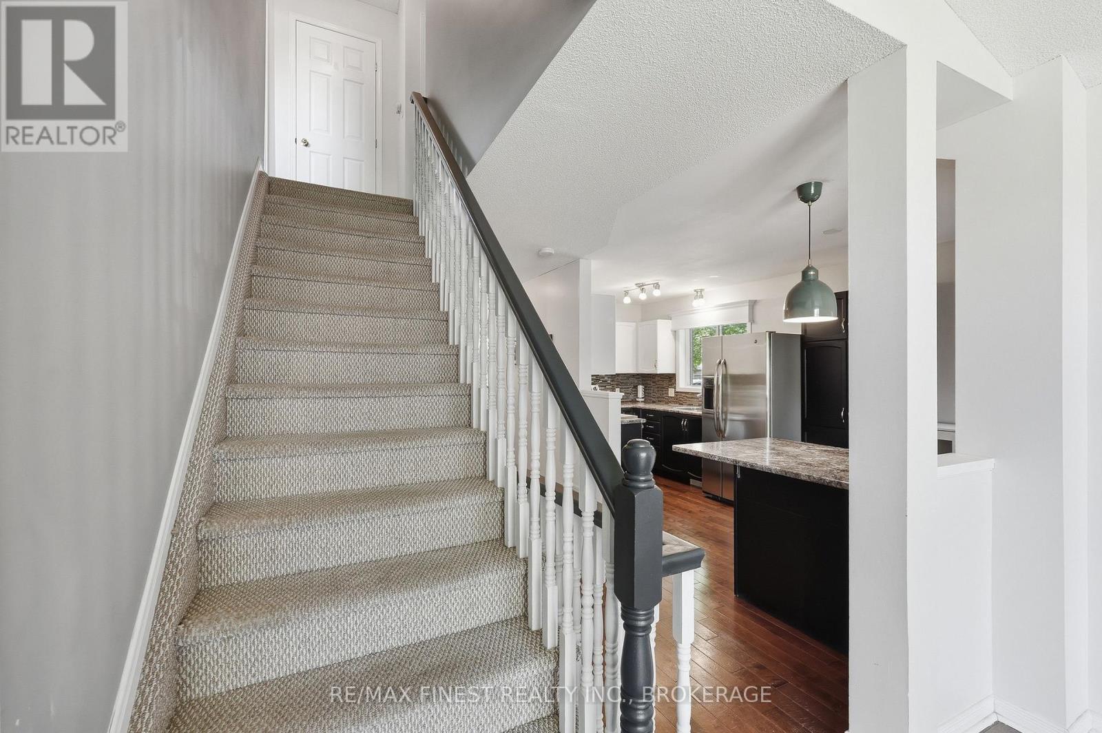416 FIELDSTONE DRIVE - 17