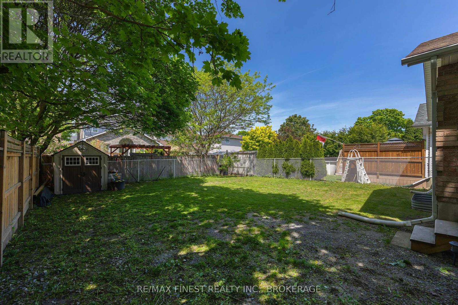 416 FIELDSTONE DRIVE - 40