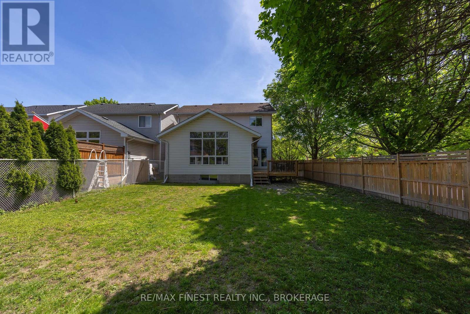 416 FIELDSTONE DRIVE - 43